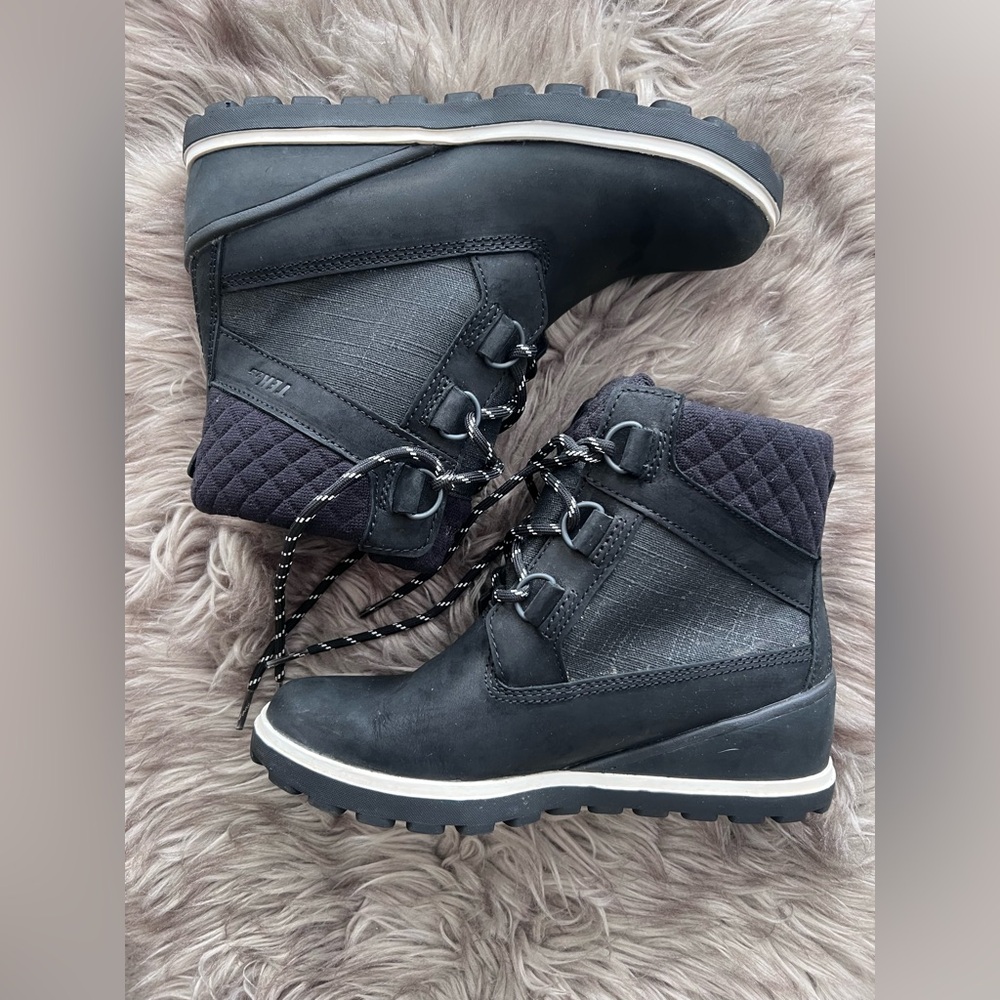 L.L. Bean Black Wedge Winter Boots
